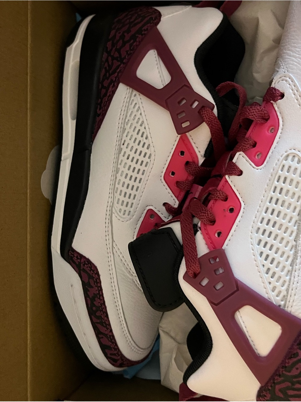 Jordan Kids White and Burgundy/Maroon Retro Basketball Sneakers